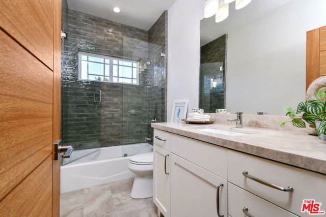 29677 Mulholland Highway, Agoura Hills, CA 91301