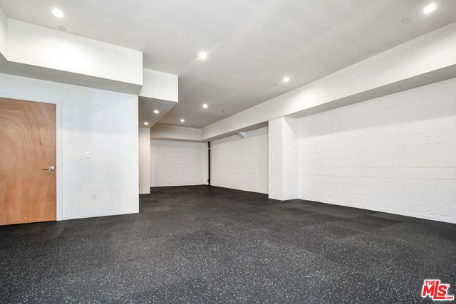 29677 Mulholland Highway, Agoura Hills, CA 91301