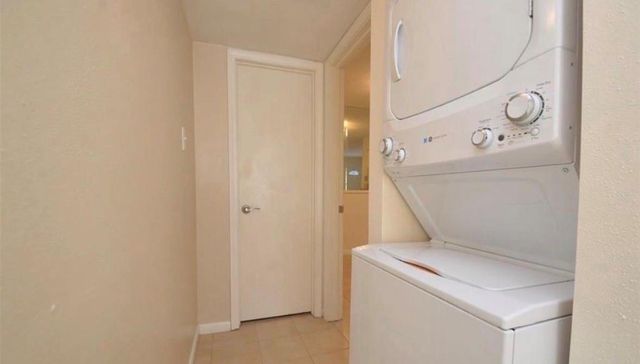 2250 Bering Drive 37, Houston, TX 77057