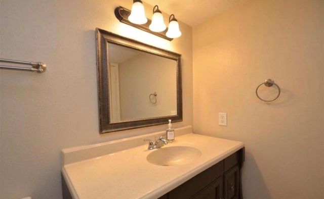 2250 Bering Drive 37, Houston, TX 77057