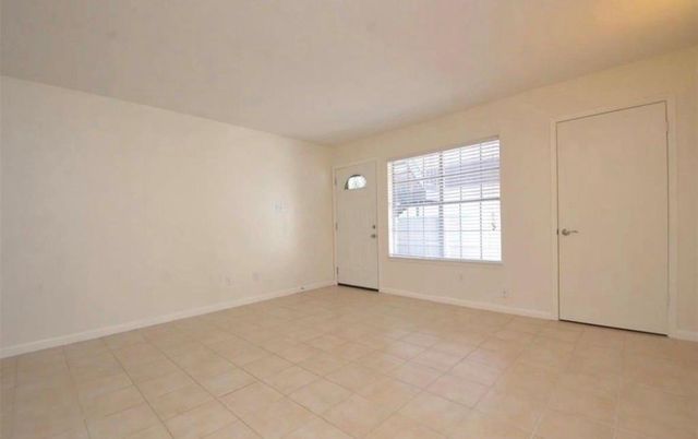 2250 Bering Drive 37, Houston, TX 77057