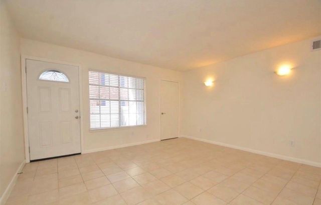 2250 Bering Drive 37, Houston, TX 77057