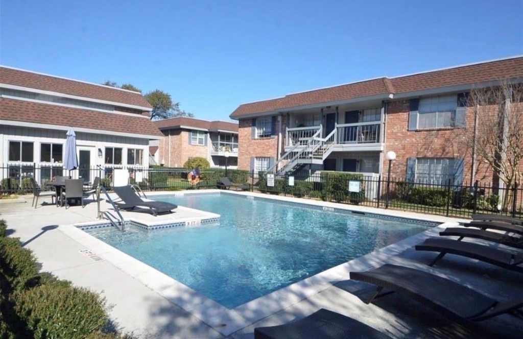 2250 Bering Drive 37, Houston, TX 77057