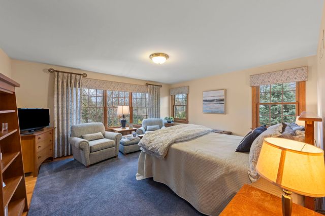 909 S Wheaton Avenue, Wheaton, IL 60189