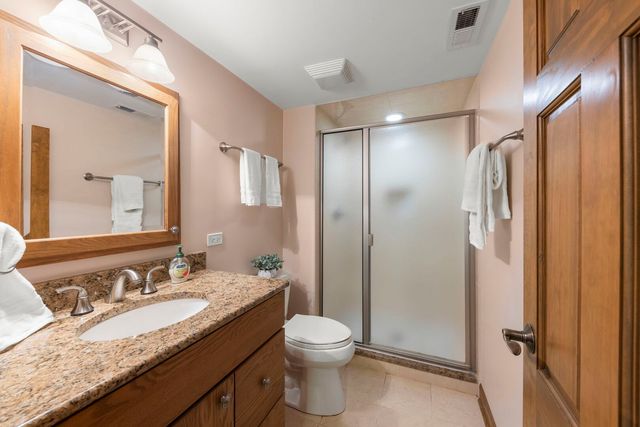 909 S Wheaton Avenue, Wheaton, IL 60189