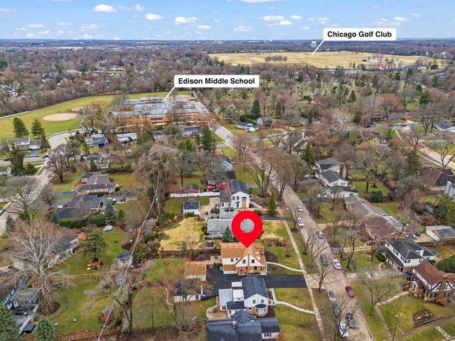 909 S Wheaton Avenue, Wheaton, IL 60189