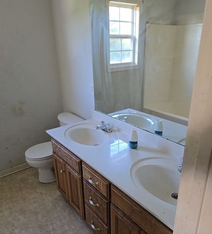 215 Warren Cir, Shelbyville, TN 37160