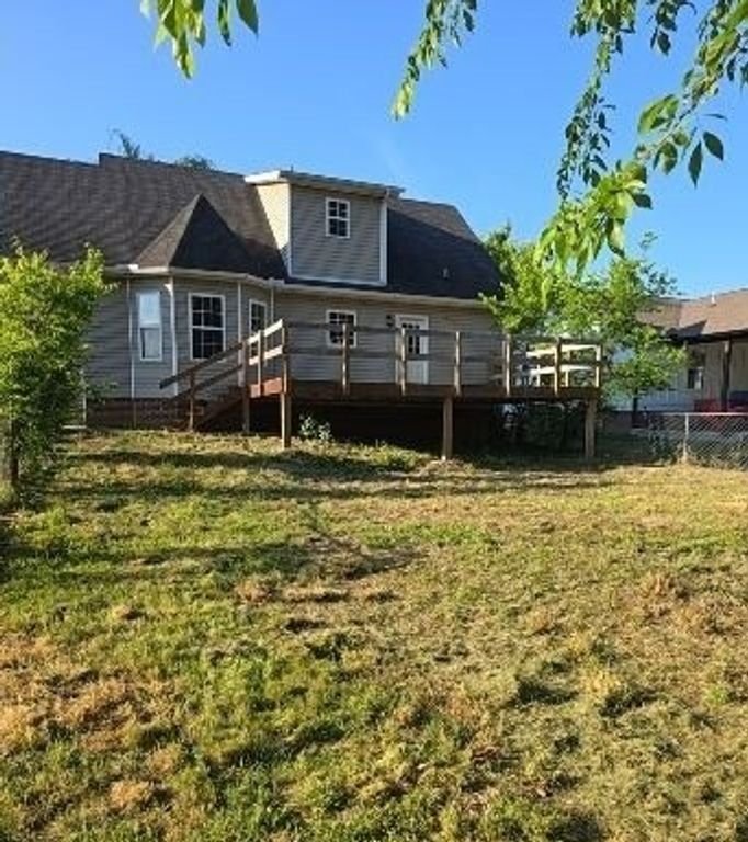 215 Warren Cir, Shelbyville, TN 37160