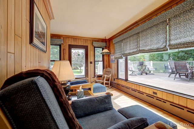 817 W Brown Street, Iron Mountain, MI 49801