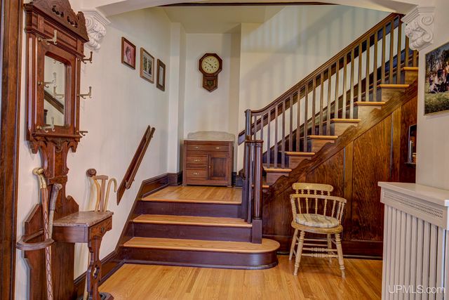 817 W Brown Street, Iron Mountain, MI 49801