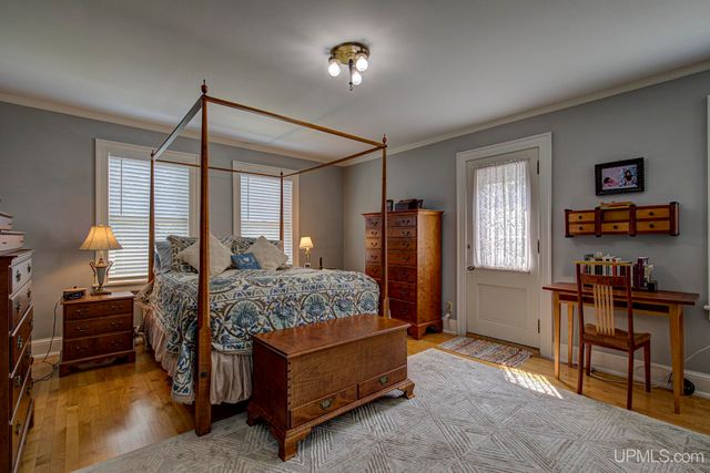 817 W Brown Street, Iron Mountain, MI 49801