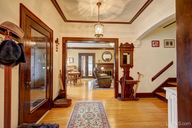 817 W Brown Street, Iron Mountain, MI 49801