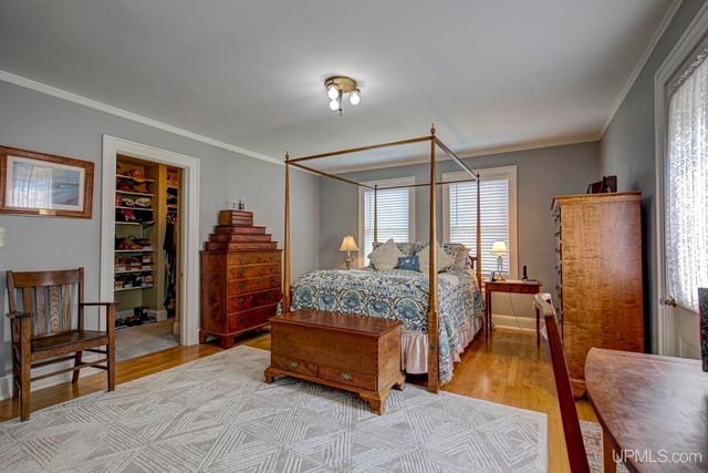 817 W Brown Street, Iron Mountain, MI 49801