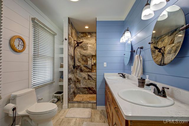 817 W Brown Street, Iron Mountain, MI 49801