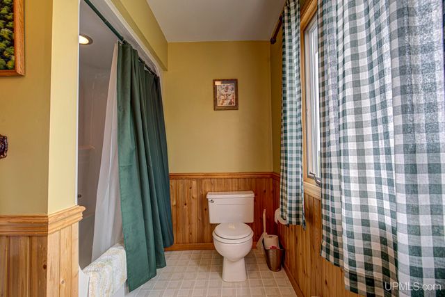 817 W Brown Street, Iron Mountain, MI 49801