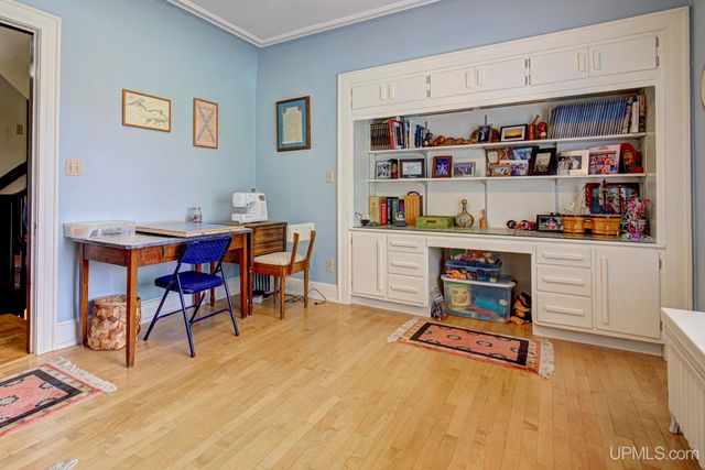 817 W Brown Street, Iron Mountain, MI 49801