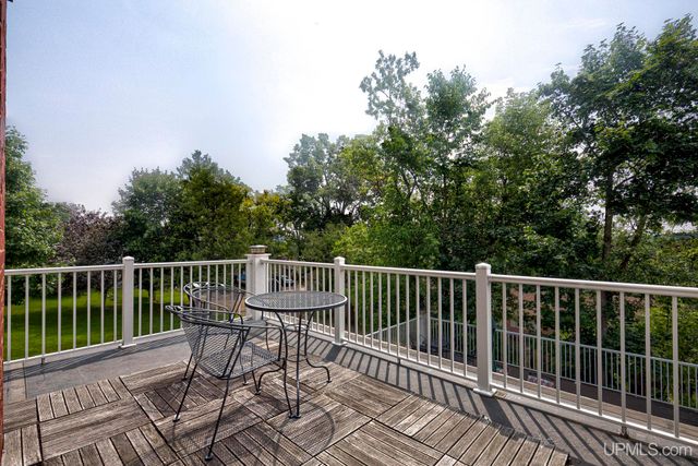 817 W Brown Street, Iron Mountain, MI 49801