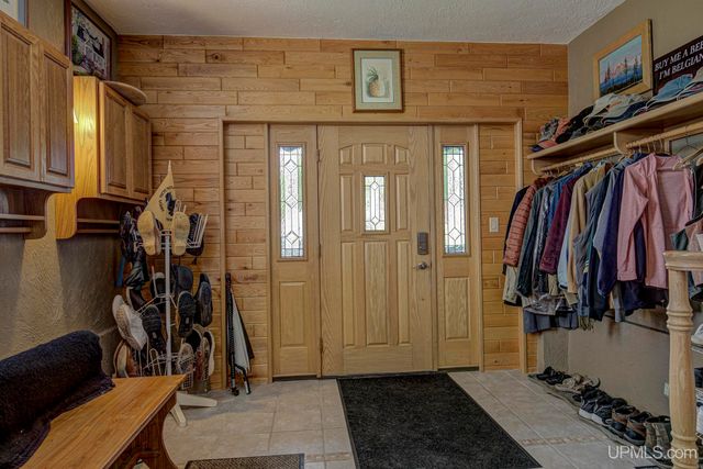 817 W Brown Street, Iron Mountain, MI 49801