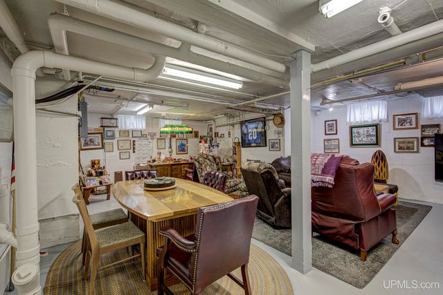 817 W Brown Street, Iron Mountain, MI 49801