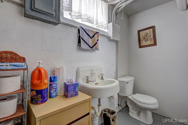 817 W Brown Street, Iron Mountain, MI 49801