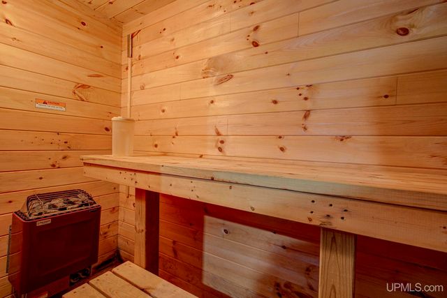 817 W Brown Street, Iron Mountain, MI 49801