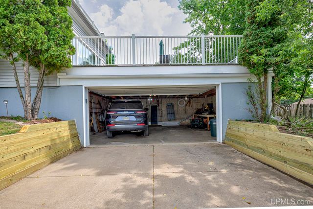 817 W Brown Street, Iron Mountain, MI 49801