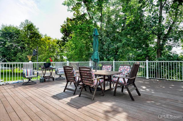 817 W Brown Street, Iron Mountain, MI 49801