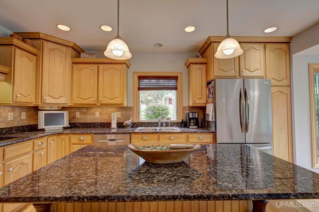 817 W Brown Street, Iron Mountain, MI 49801