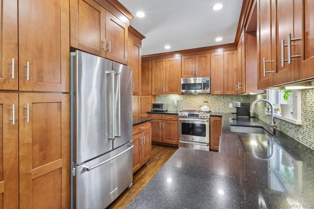 148 Chelsea Street, Hawthorne, NY 10532