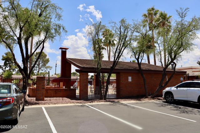 2871 E Weymouth Circle, Tucson, AZ 85716