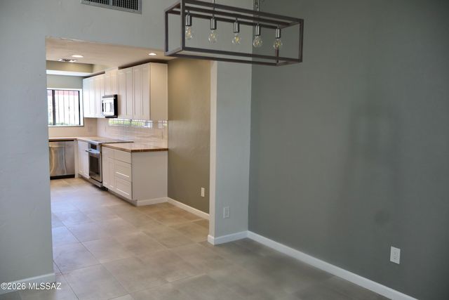 2871 E Weymouth Circle, Tucson, AZ 85716