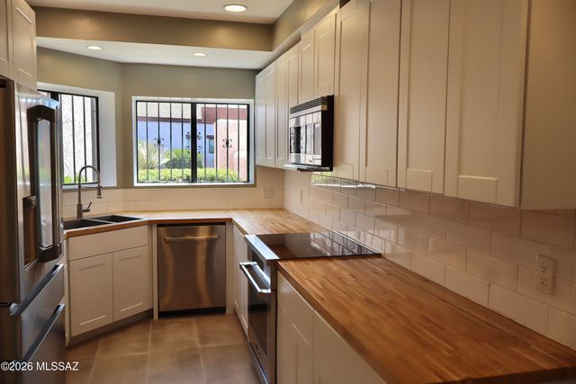 2871 E Weymouth Circle, Tucson, AZ 85716
