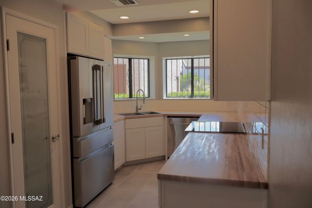 2871 E Weymouth Circle, Tucson, AZ 85716