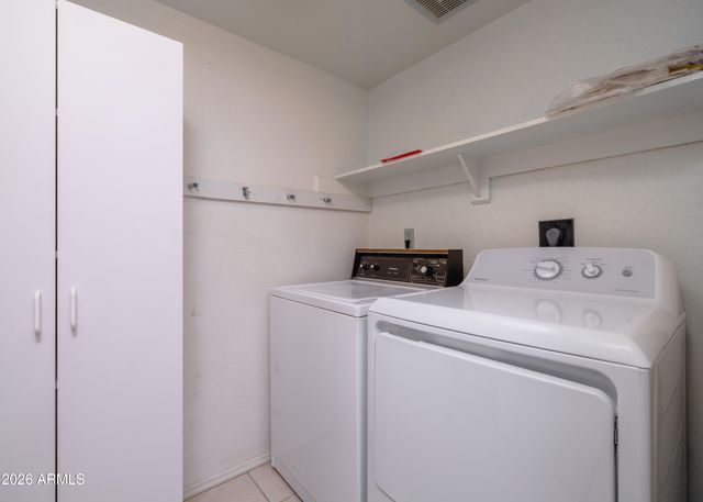 41 E BETTY ELYSE Lane, Phoenix, AZ 85022