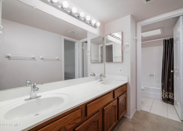 41 E BETTY ELYSE Lane, Phoenix, AZ 85022