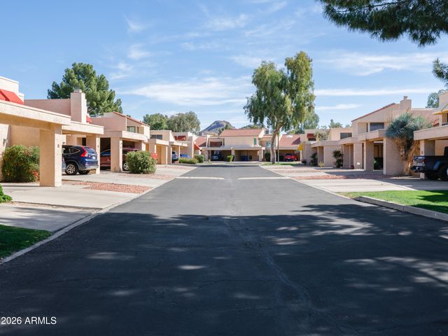 41 E BETTY ELYSE Lane, Phoenix, AZ 85022