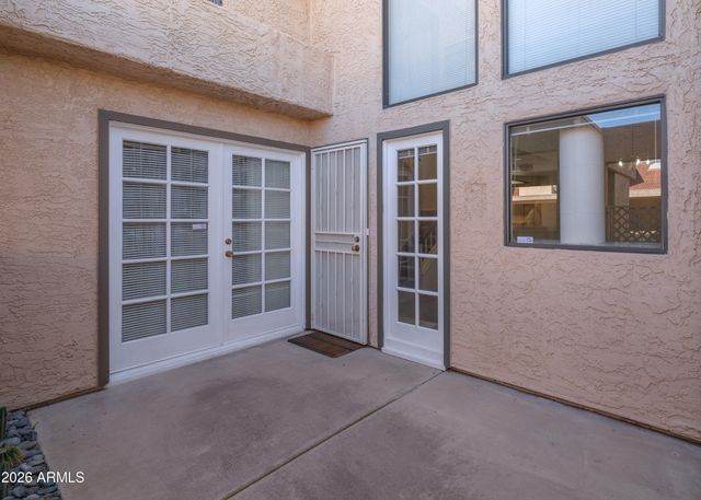 41 E BETTY ELYSE Lane, Phoenix, AZ 85022