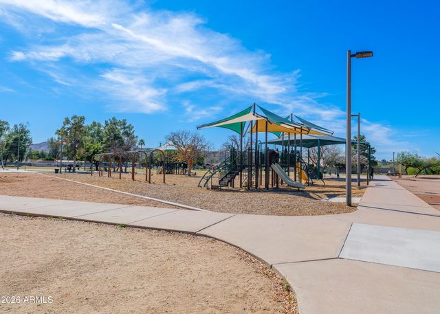 41 E BETTY ELYSE Lane, Phoenix, AZ 85022