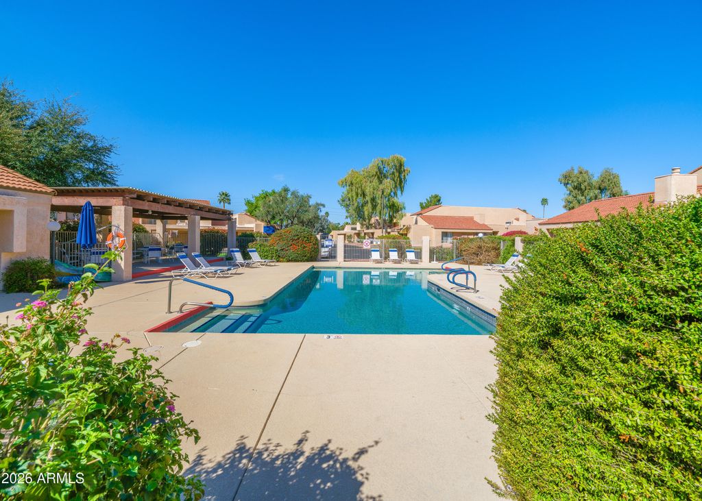 41 E BETTY ELYSE Lane, Phoenix, AZ 85022