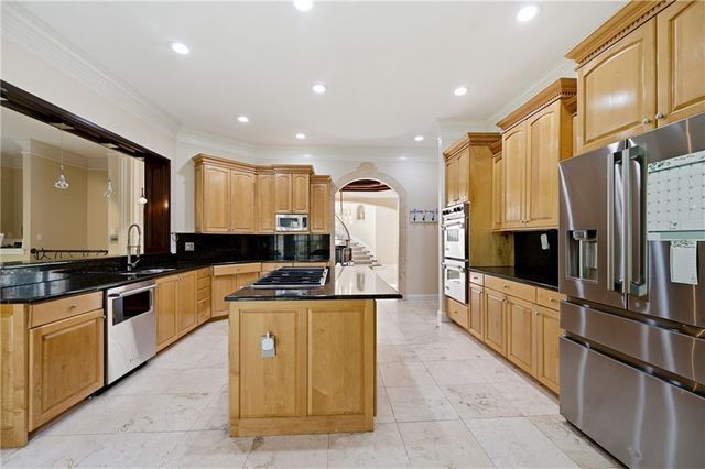6709 Wooded Cove Court, Flowery Branch, GA 30542