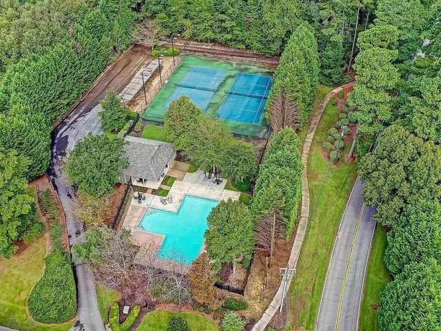 6709 Wooded Cove Court, Flowery Branch, GA 30542