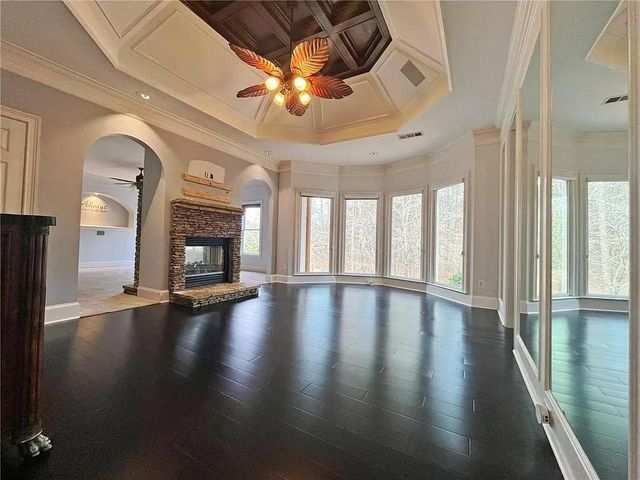 6709 Wooded Cove Court, Flowery Branch, GA 30542