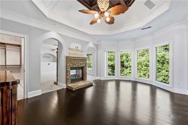 6709 Wooded Cove Court, Flowery Branch, GA 30542