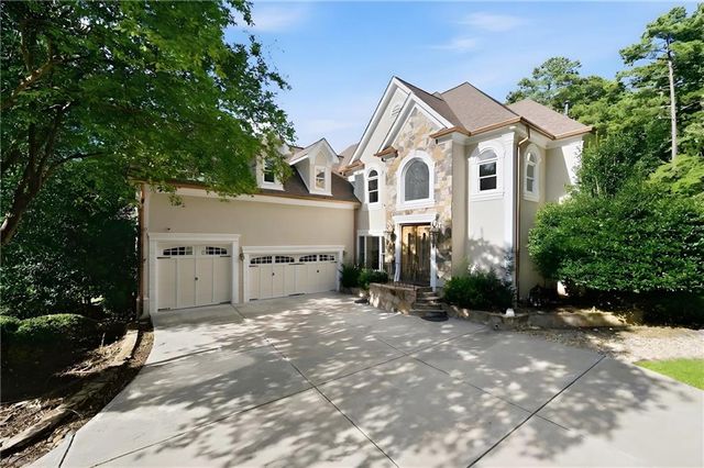 6709 Wooded Cove Court, Flowery Branch, GA 30542