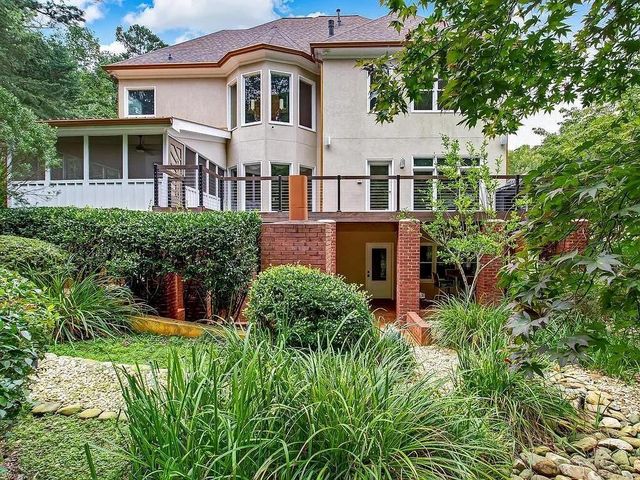 6709 Wooded Cove Court, Flowery Branch, GA 30542