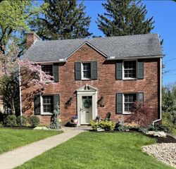 785 Fruithurst Dr, Mt Lebanon, PA 15228