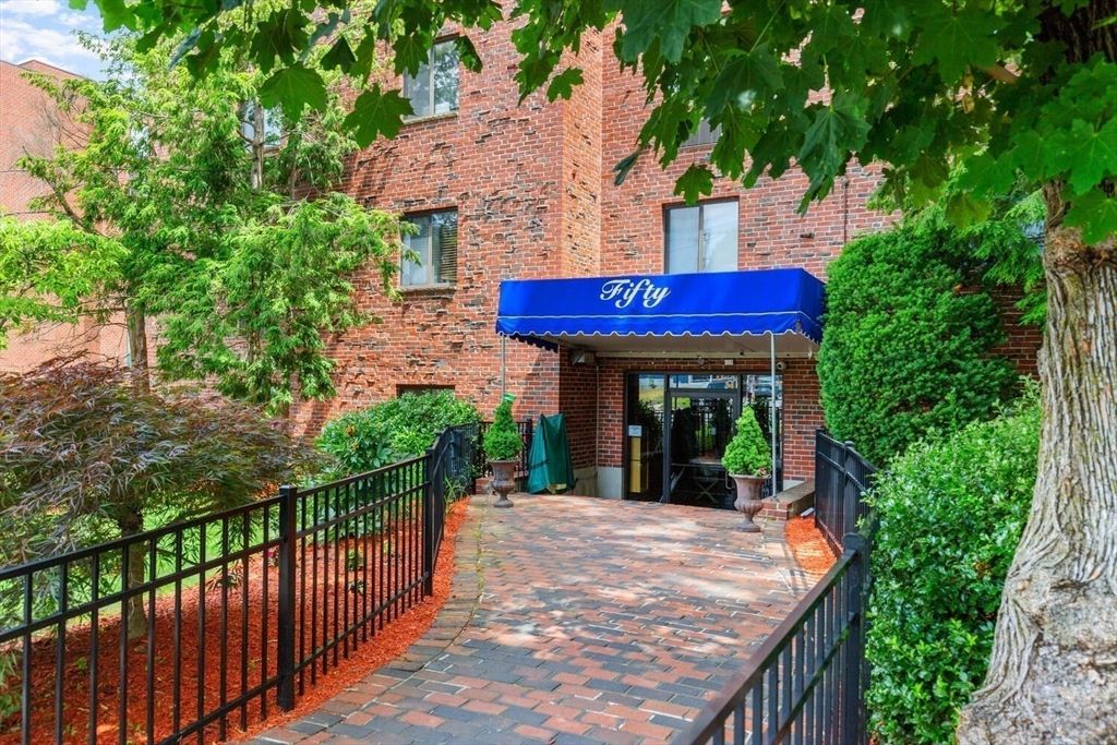 50 Water St 24, Medford, MA 02155