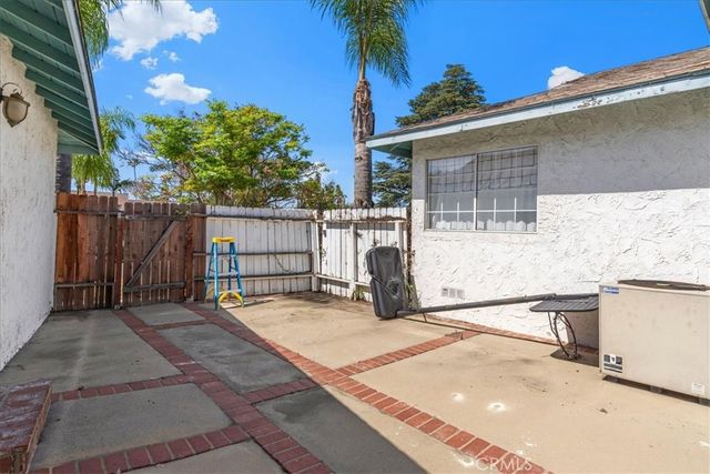 9370 Dorrington, Arleta, CA 91331