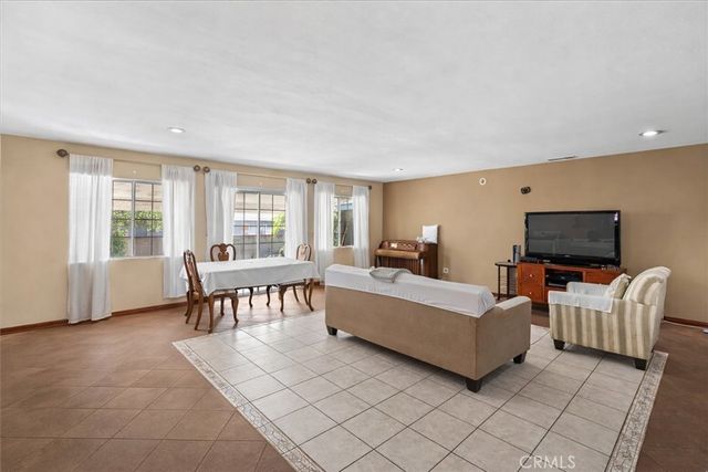 9370 Dorrington, Arleta, CA 91331