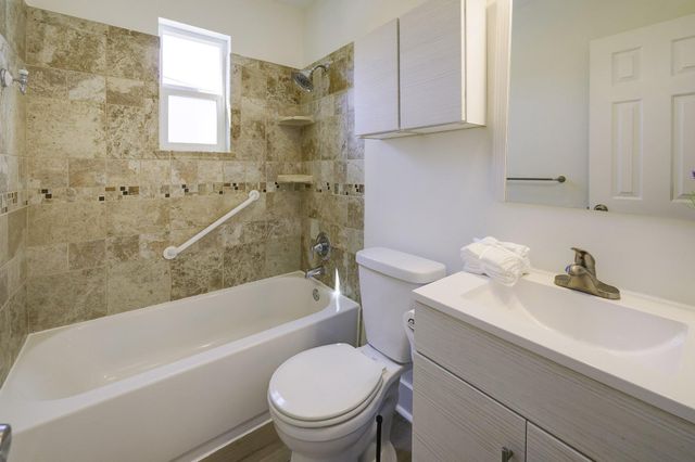 5802 8TH ST NE, Washington, DC 20011